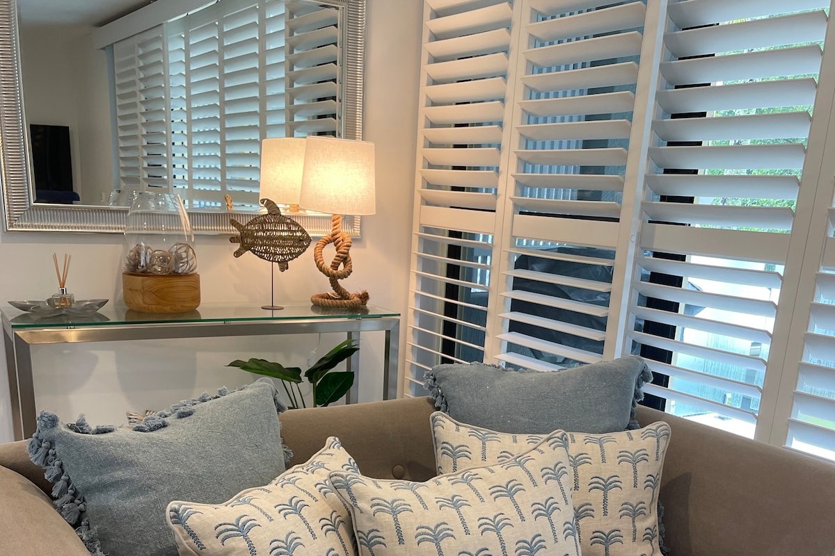 Coastal Luxe on Hastings Street gallery image 2