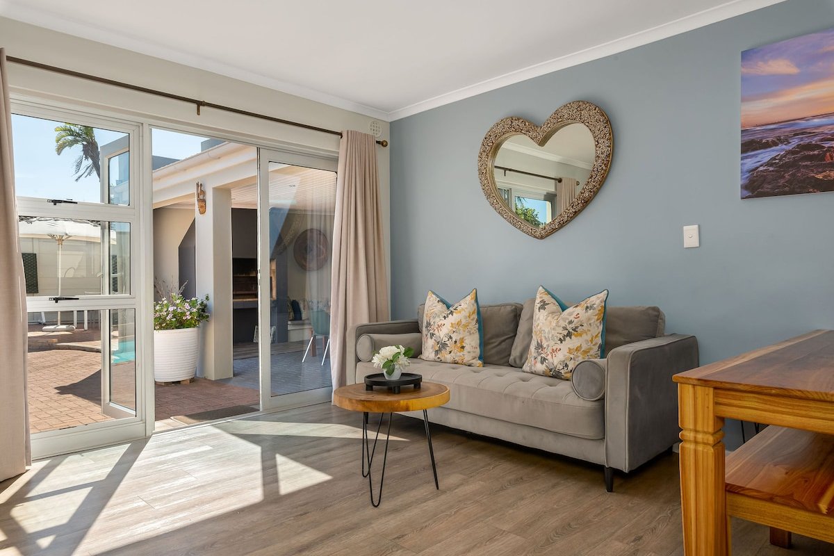 Full Power Backup 6-Bedroom House with Heated Pool gallery image 4