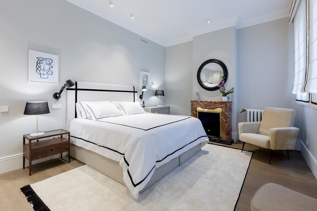 Elegant Justicia apartment, 3BR, w/balconies – JII gallery image 2