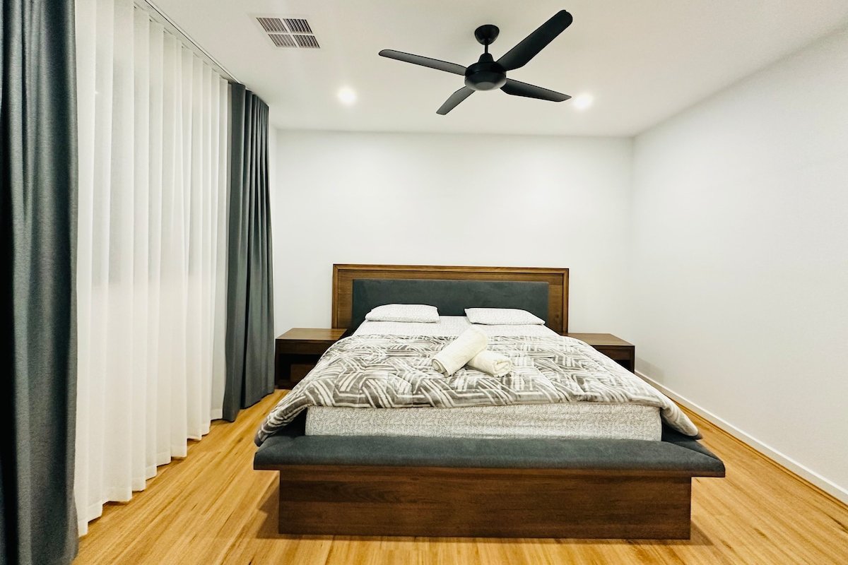 Brand new family retreat-Spacious 4BR gallery image 2