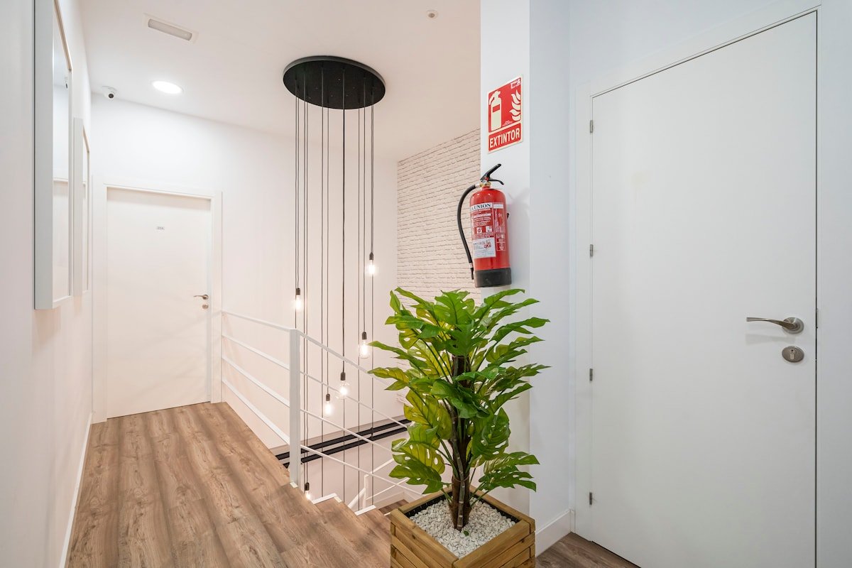 Duplex central Madrid Río-Palacio Real LIN. 10P-4B gallery image 3