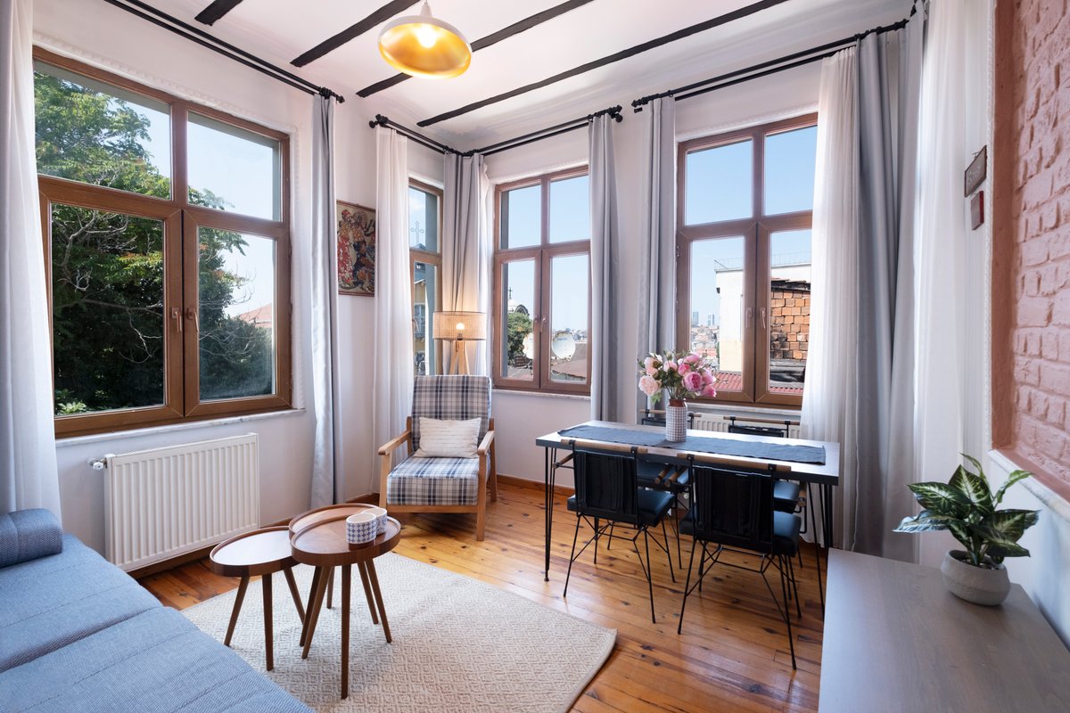 Two Connected Flats in the Heart of Beyoglu 109