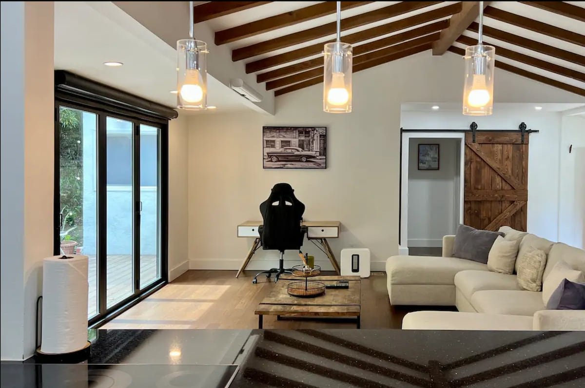 Villa Outpost in Hollywood Hills gallery image 3