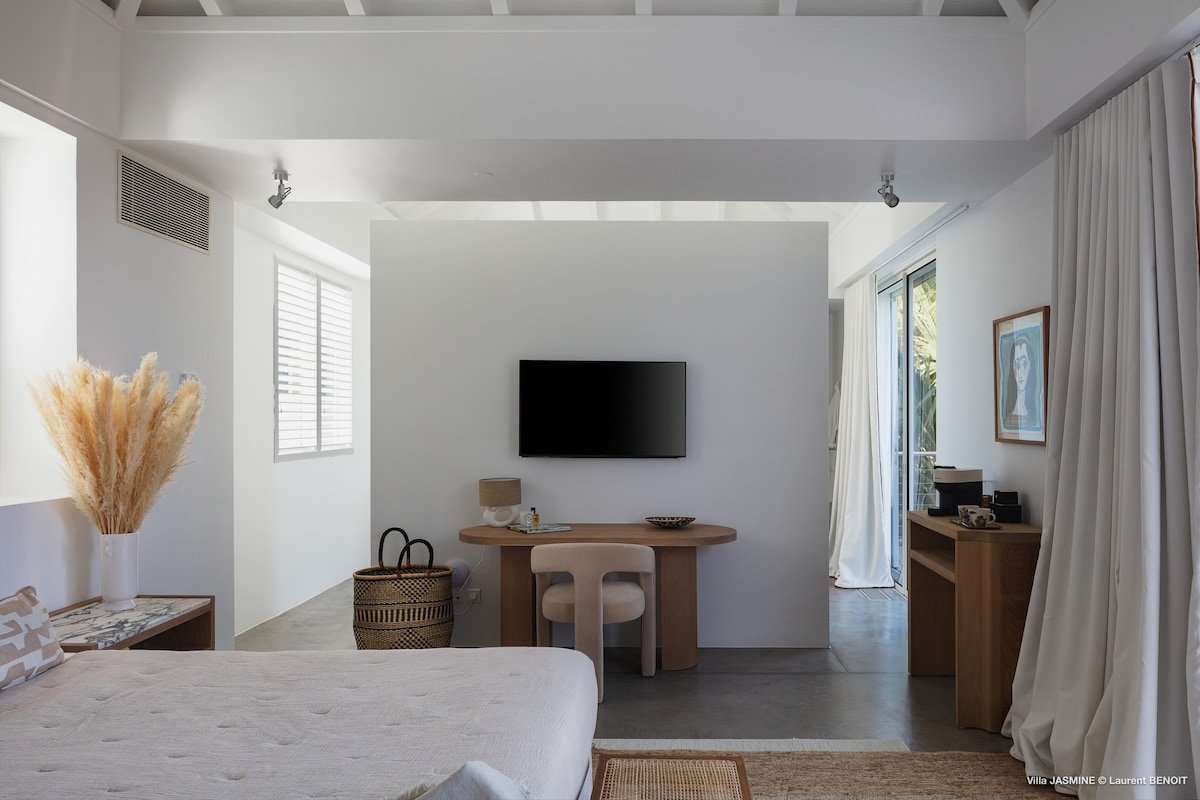 Jasmine gallery image 2