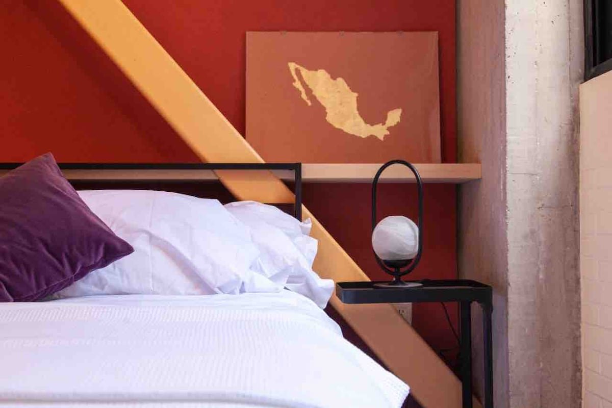 Mr. W | Explore the Iconic Roma | 2BR | Balcony gallery image 4