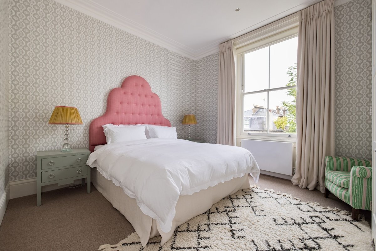 Kensington Luxury – 2 Bedrooms gallery image 5