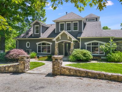 Luxury Estate + Hot Tub + Biltmore Pass