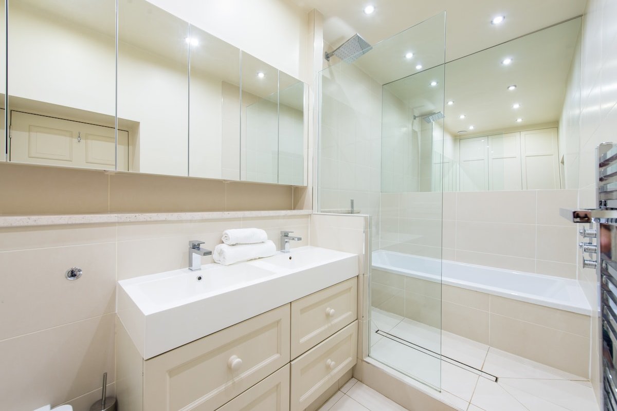 York Place, city centre, Apartment with Parking gallery image 3