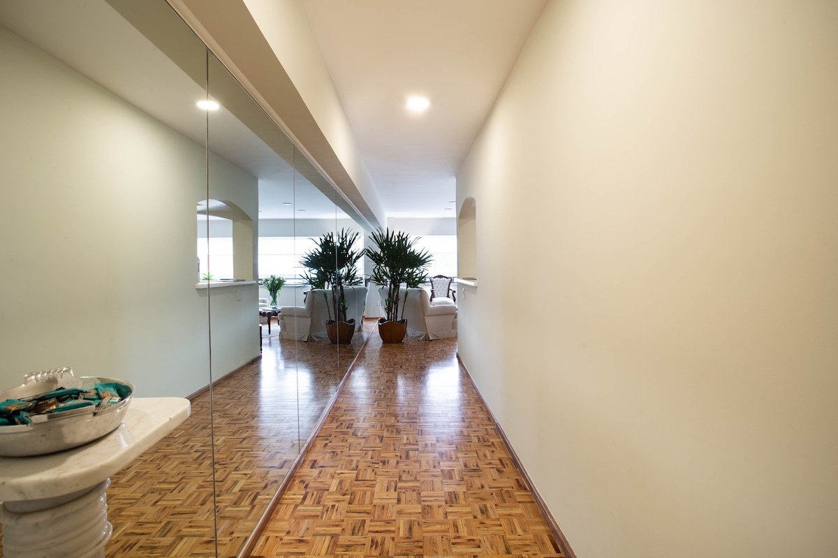 Cozy Apartment with tree lined views in Condesa gallery image 3