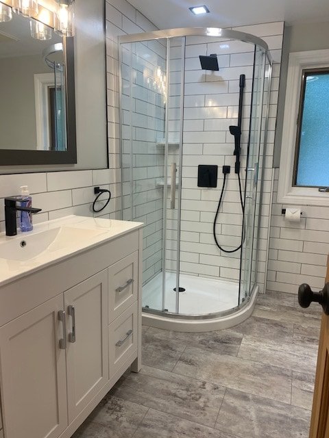 4 season cottage with hot tub in Constance Bay gallery image 4