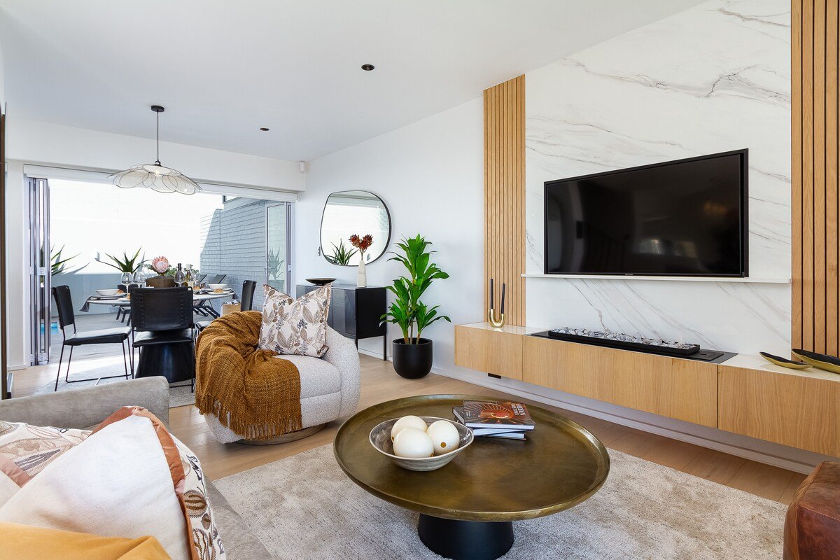 NEW: Luxury Home With Ocean & Mountain Views gallery image 5