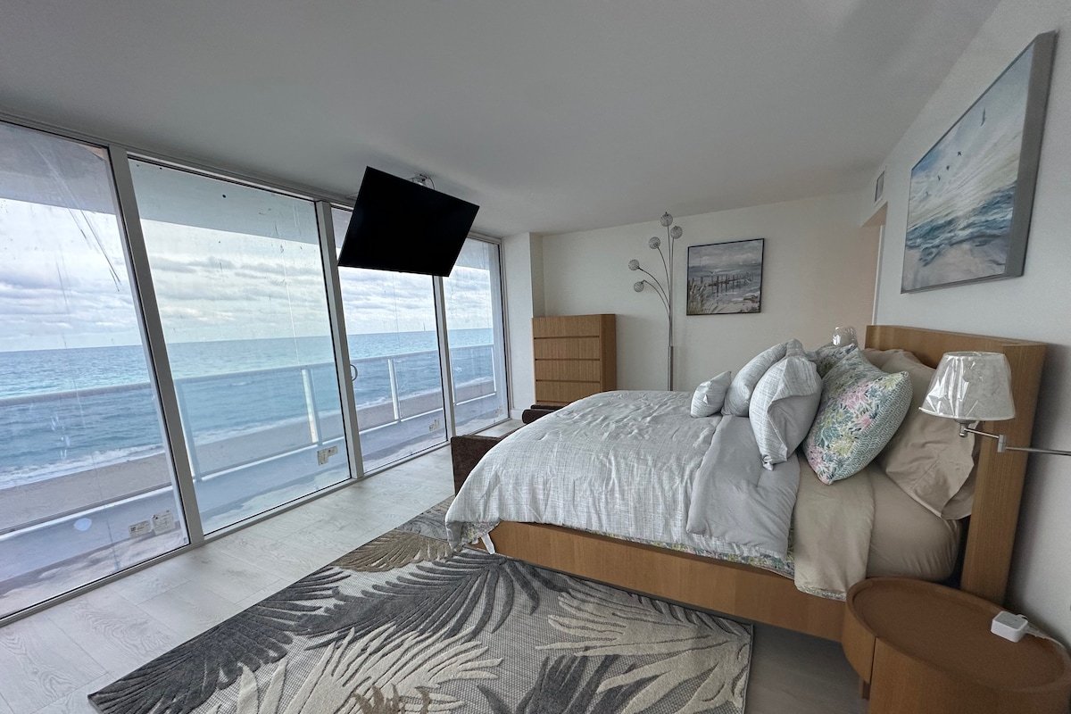 Luxury Beachfront 2Bed OceanView gallery image 4