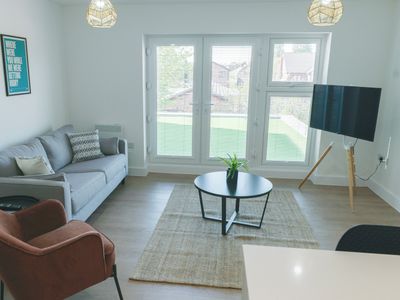 Luxury Manchester Apartment – Blue