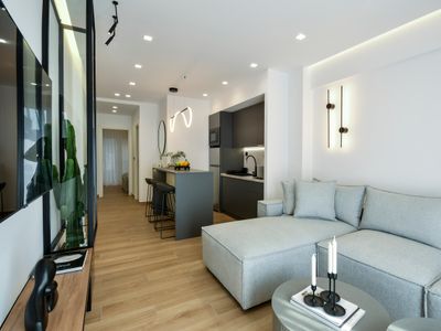 Luxury Downtown Apartment C2