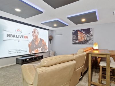 Jenkins Retreat – 5BR w/private hot tub & theater