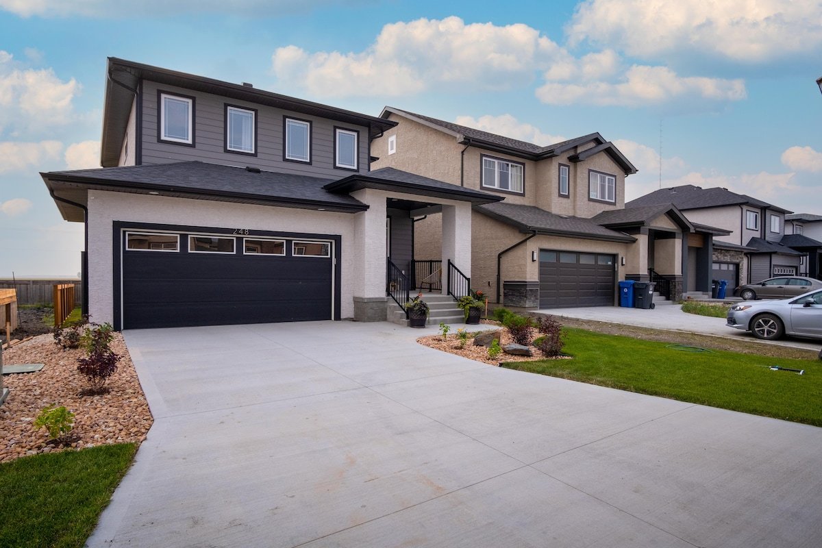 Astounding View of the Cinematic Sunset gallery image 3