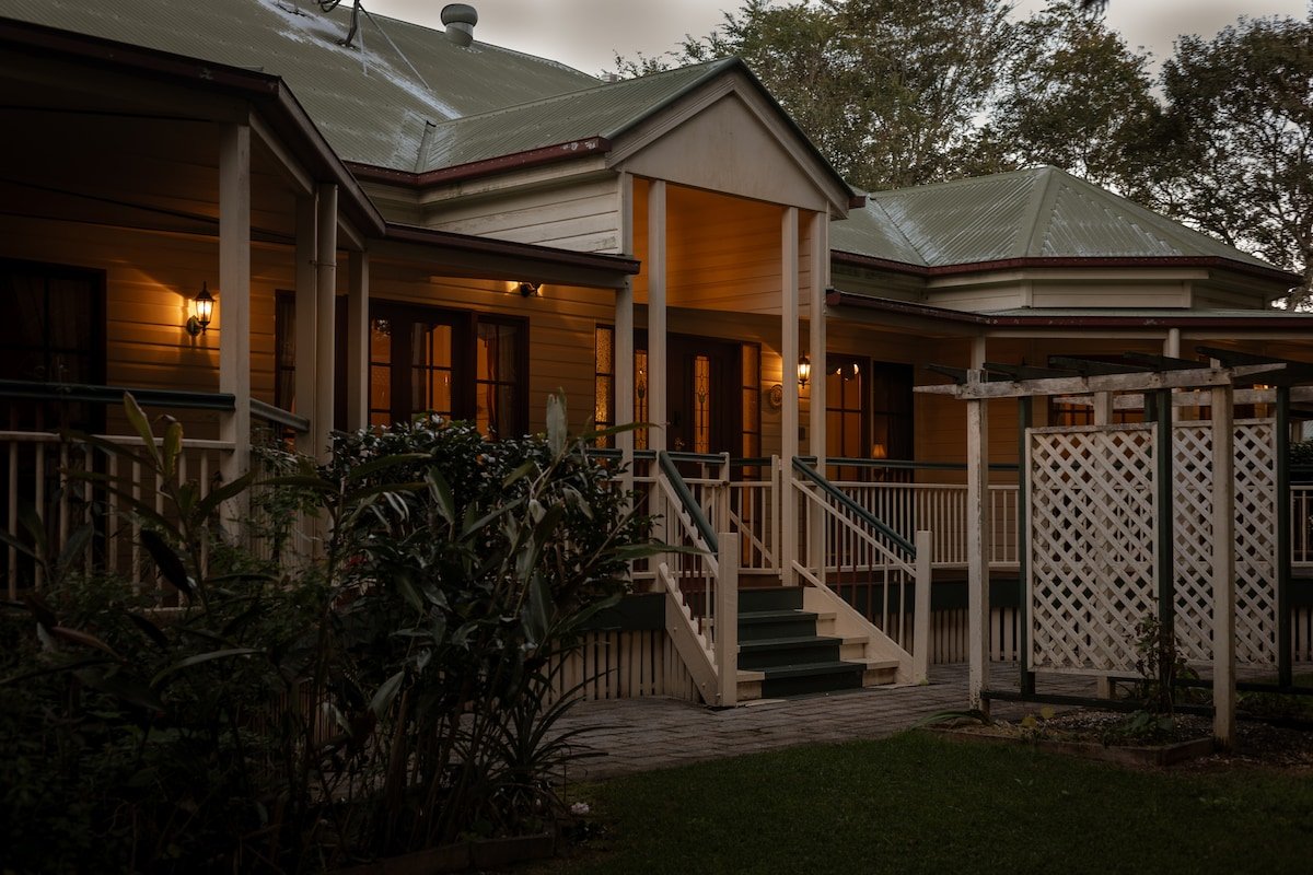 5m to Montville w/Outdoor Dining-BBQ-Spa+Patio gallery image 2