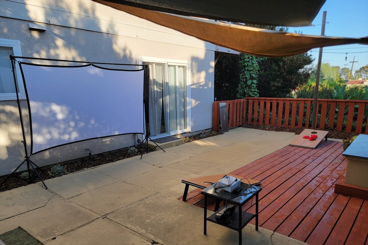 San Diego Oasis w/Hot Tub, Gym, Outdoor Movies! gallery image 5