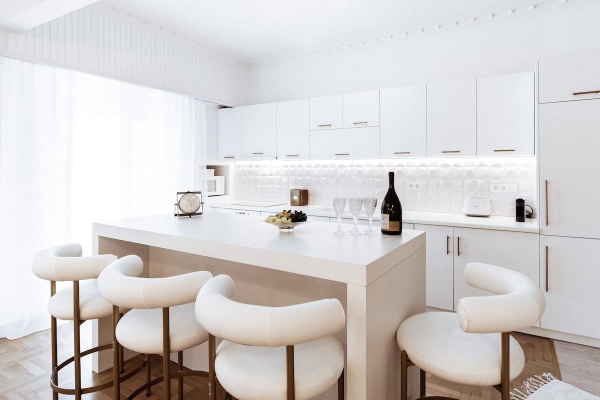 Luxury 3BD Apartment in the Heart of the City gallery image 5