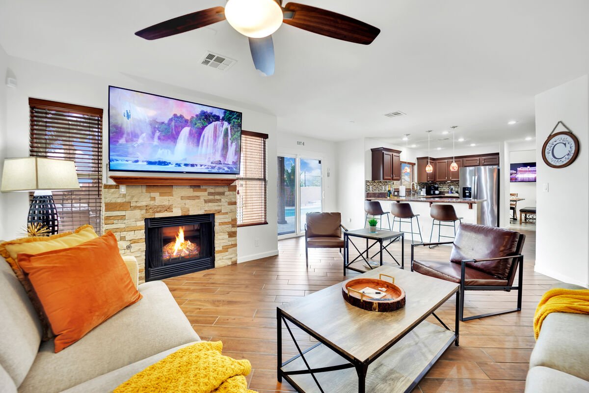 Luxe Oasis: Pool & Hot Tub Backyard, Games & Views gallery image 2