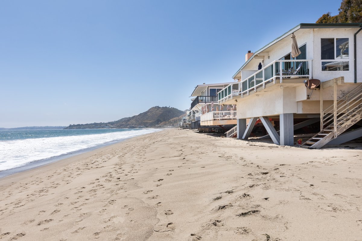 Luxury Malibu Road Oceanfront Townhouse
