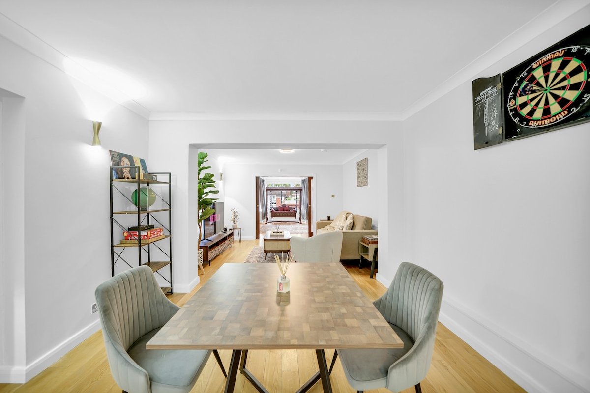 Luxury 5 BED – Wembley | Gym gallery image 5