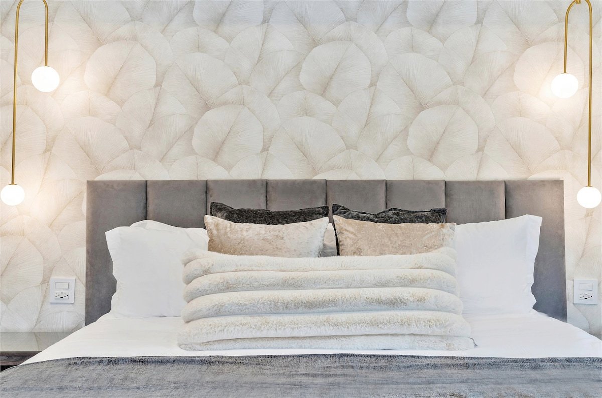 New Luxurious tropical retreat 65 pooljacuzzi gallery image 4