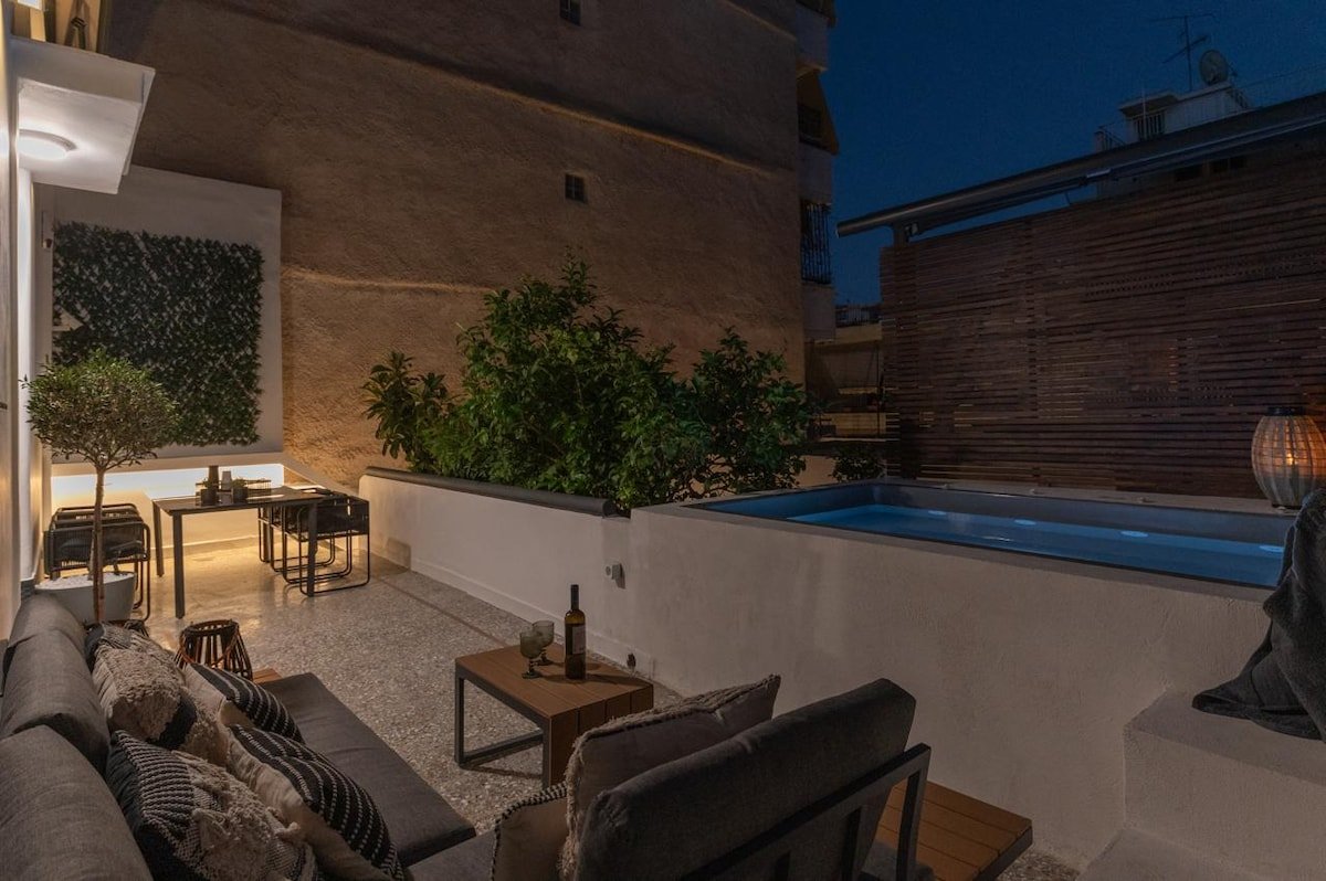 Perth Luxury Living, Athens gallery image 2