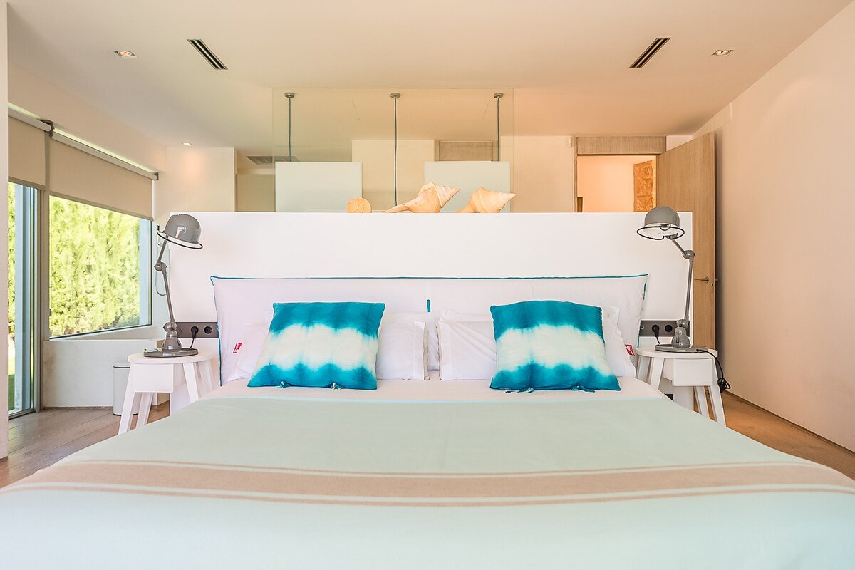 Luxury – Private Pool- Garden view rooms- Gym- Spa gallery image 2