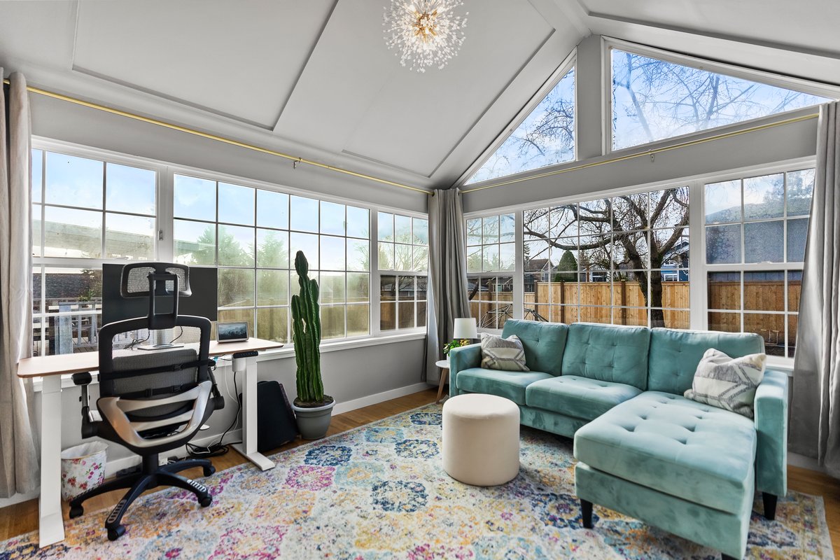 Modern 4BD home in Ballard with A/C, pet-friendly