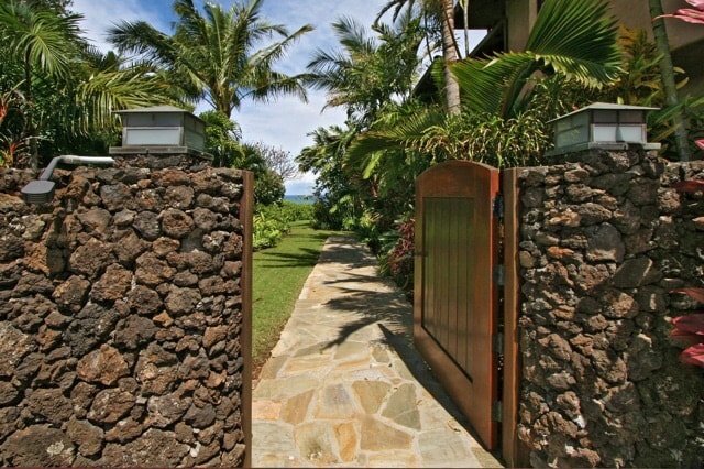 Very Private Oceanfront Home! Paia Paradise! gallery image 3