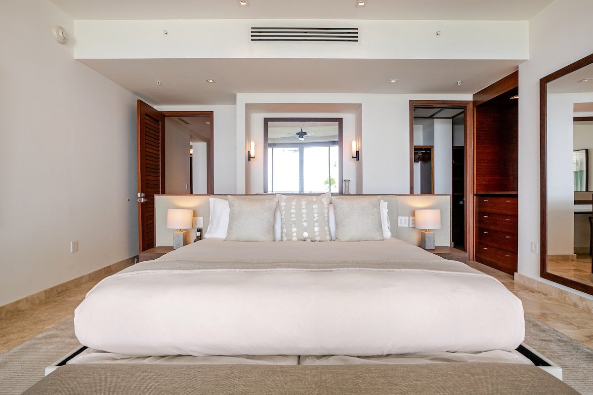 2 Bedroom Luxury Beachfront Unit gallery image 3