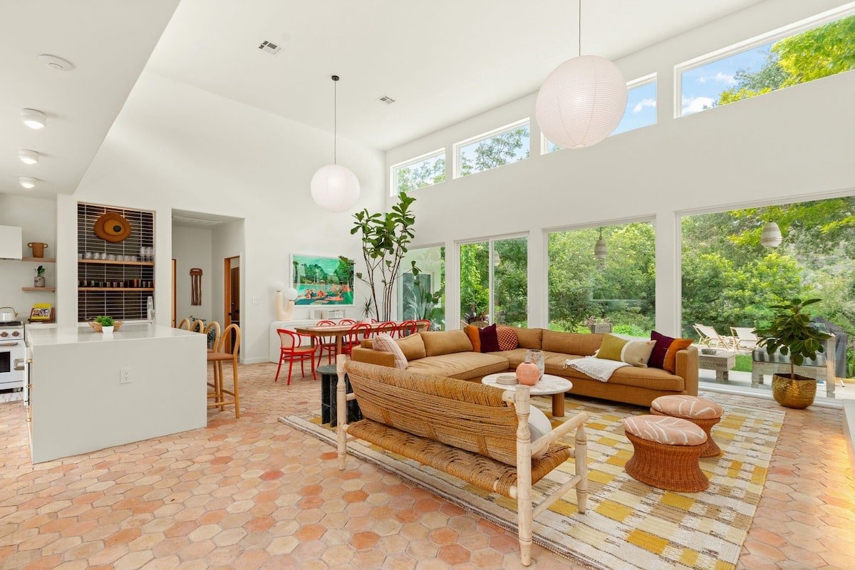 Lake Austin Modern Luxury, 2 docks, sleeps 14 gallery image 2