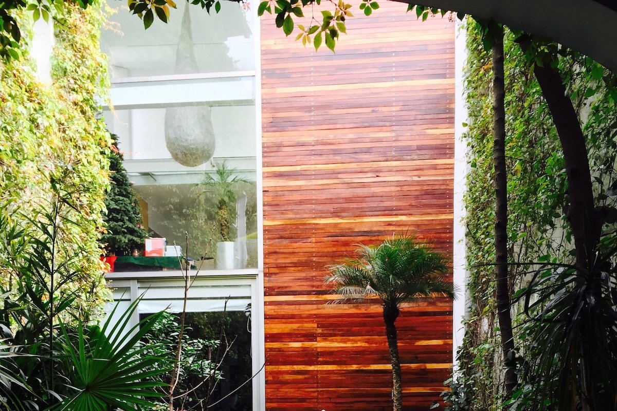 Contemporary House with Jacuzzi in San Angel gallery image 2