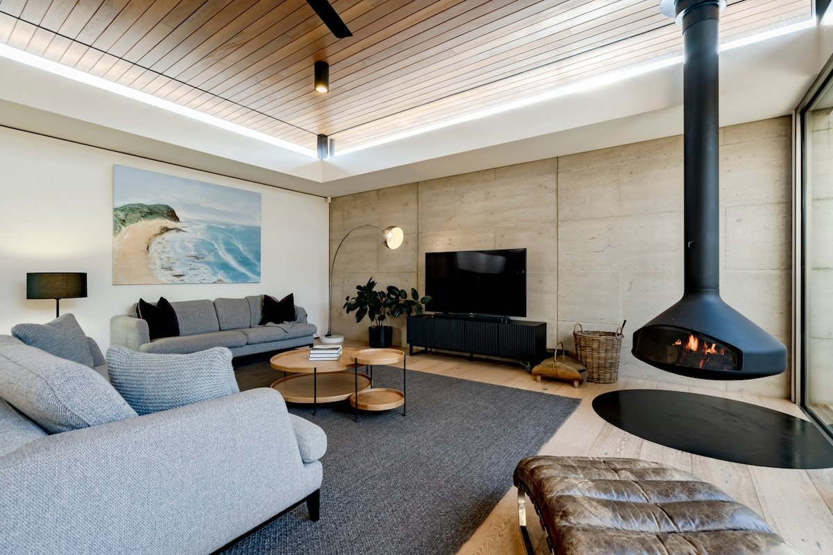 Bluff House – Book Now for Summer 2026 gallery image 2