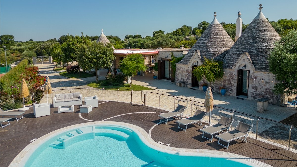 Trulli Ericla Luxury with tennis court and Pool gallery image 4