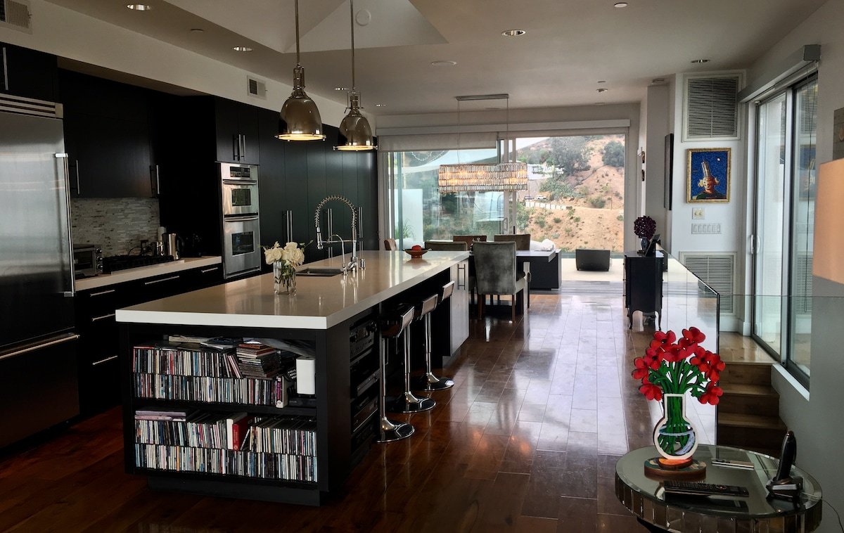 Luxurious, Hollywood Hills Modern Home with Views! gallery image 3