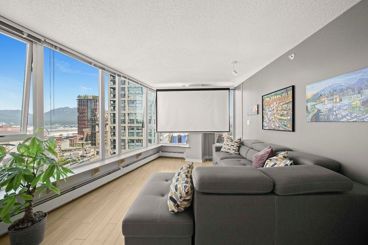 Spacious 3 Bedroom Condo with 5 Star Amenities gallery image 2