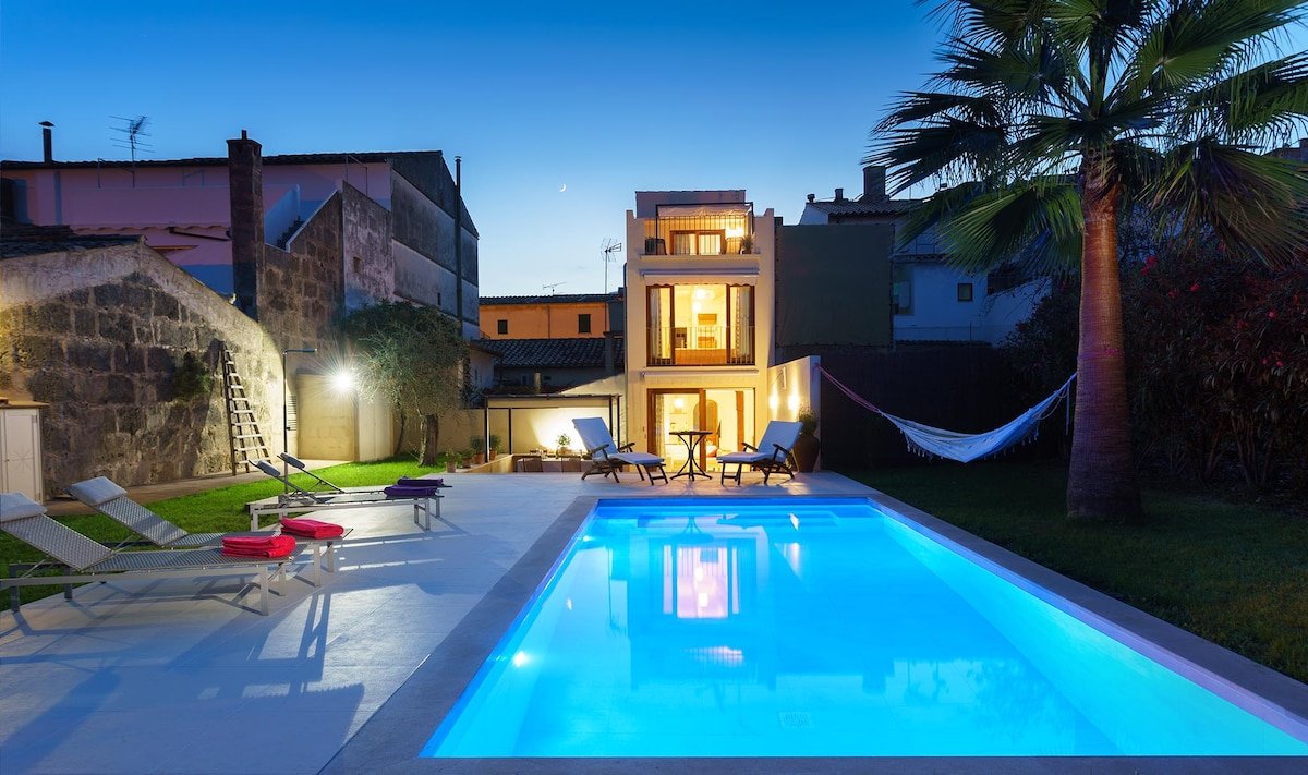 Townhouse Pollensa with pool and parking gallery image 5