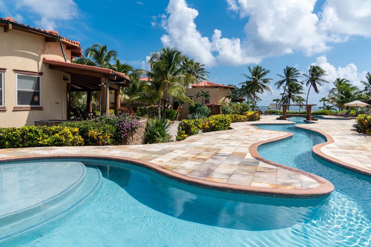 Villa Descanso | Peaceful Beach Front 3BR Seascape gallery image 2