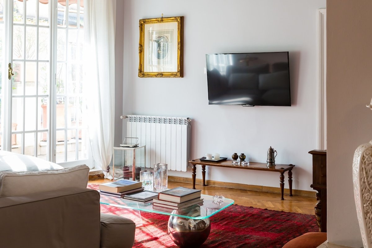 Restored Roman Penthouse near Spanish Steps gallery image 5