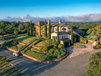 Villa Capricho: Tuscan Retreat w/GuestHouse & Pool