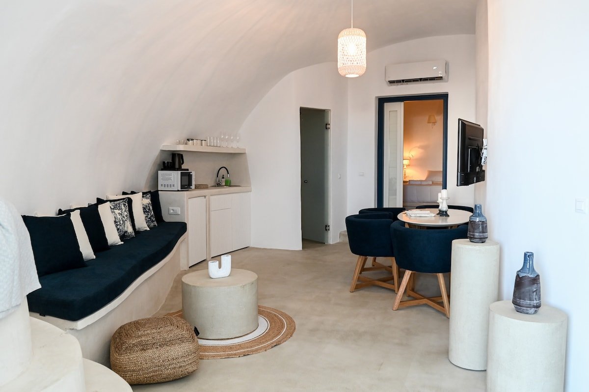 Superior suite with sea view gallery image 3