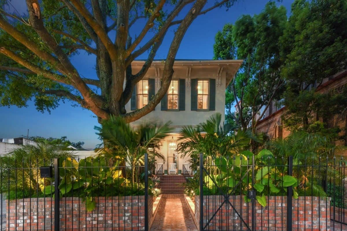 Grand NOLA Estate | Heated Pool gallery image 3