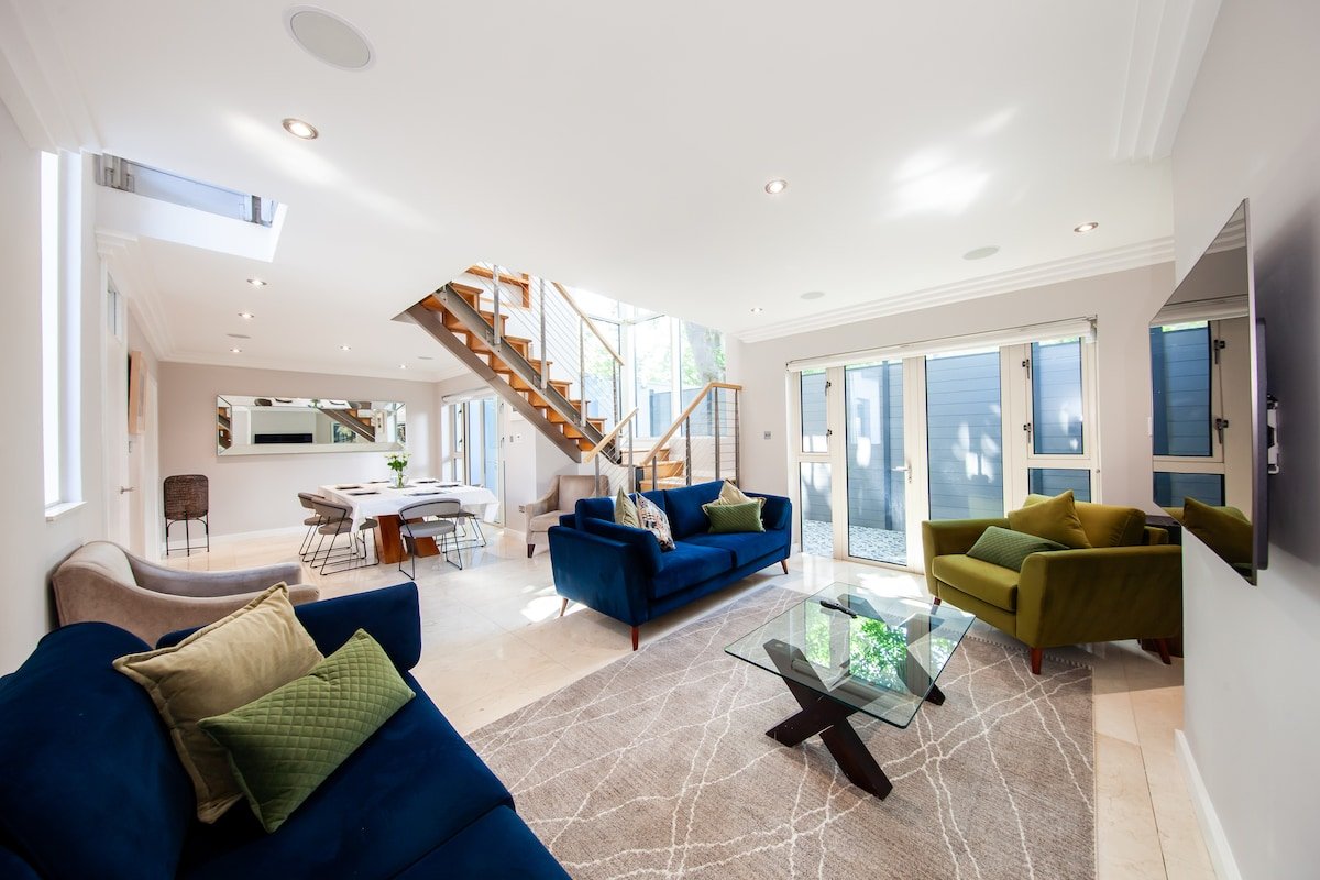 Aviva Stadium Mews House- sleeps 6 #avivamews gallery image 2