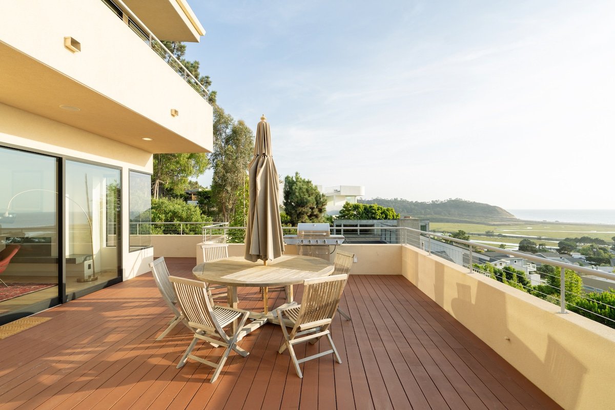 Stunning 5BR Terrace Home | Incredible Ocean Views gallery image 2