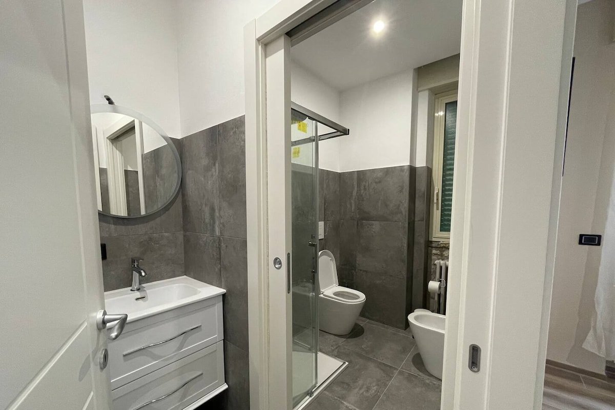 Design Guest House @Navigli District, Milano gallery image 5