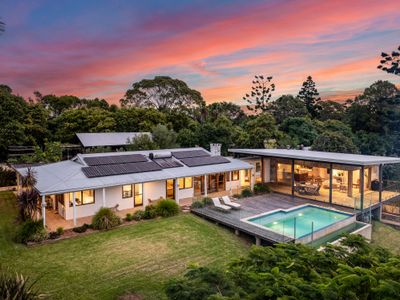 Hilltop Stay l Pool & Fire Pit l Nova Escapes