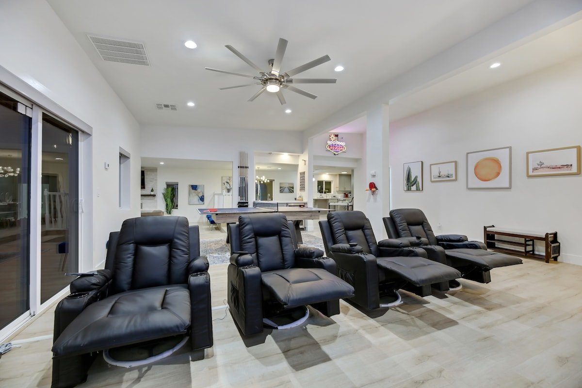 Ultimate Family Getaway Pickleball Heated Pool gallery image 3