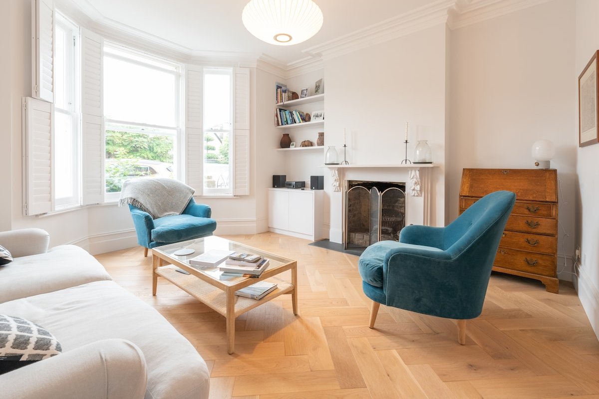 Beautiful Retreat St Margarets London Free Parking gallery image 4